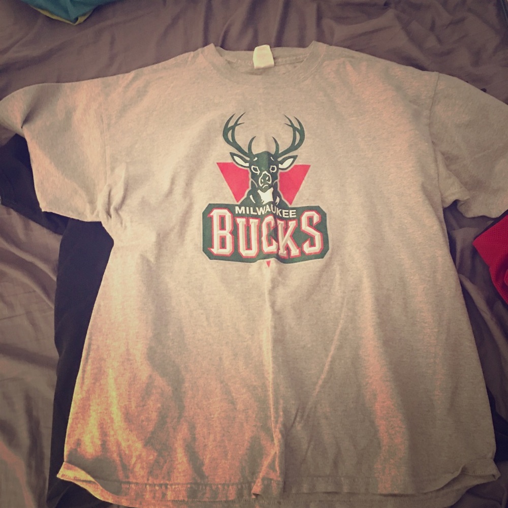 Milwaukee bucks tee